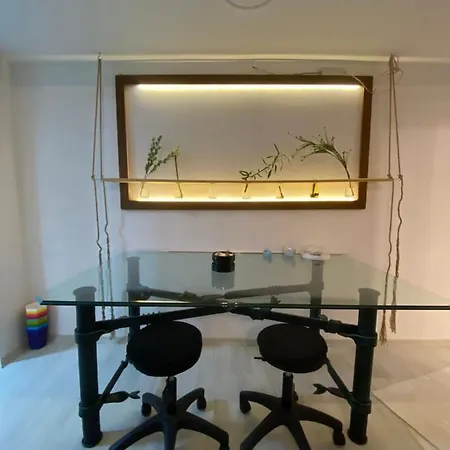 Sehrin Merkezinde Bahceli Sik Bir Daire Apartment